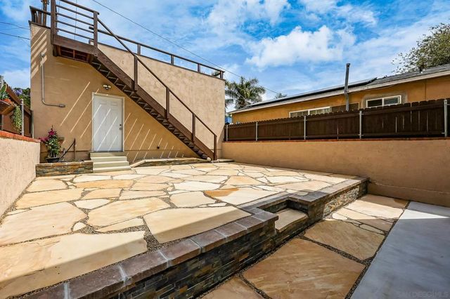 2114 Diamond St, San Diego, CA 92109