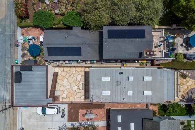 2114 Diamond St, San Diego, CA 92109