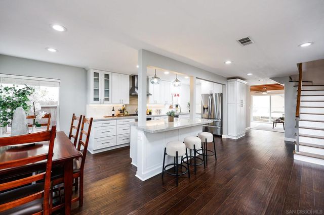 2114 Diamond St, San Diego, CA 92109