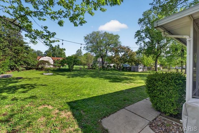 77 Ruth Drive, St Charles, MO 63301