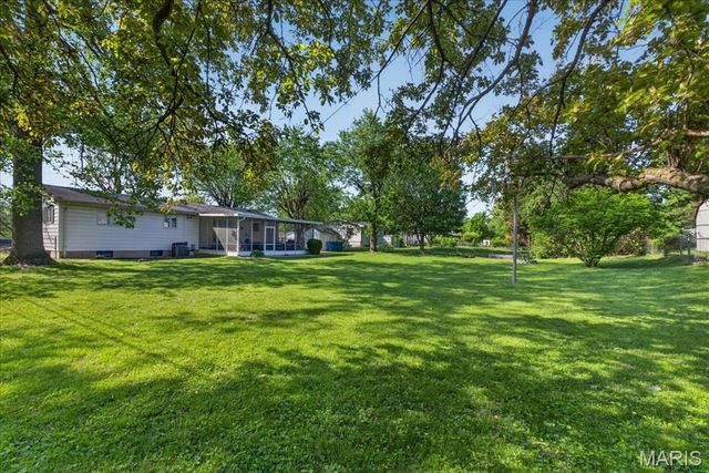 77 Ruth Drive, St Charles, MO 63301