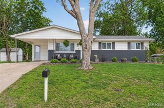 77 Ruth Drive, St Charles, MO 63301