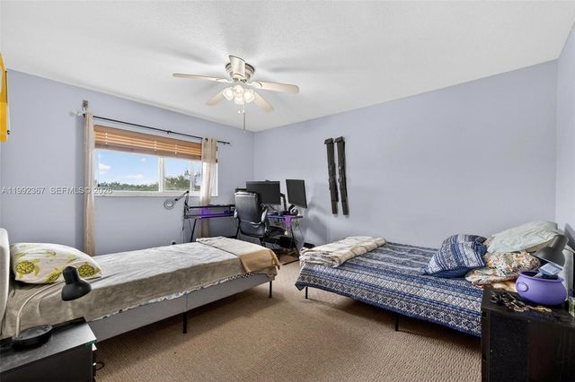 412 S Luna Court 11, Hollywood, FL 33021