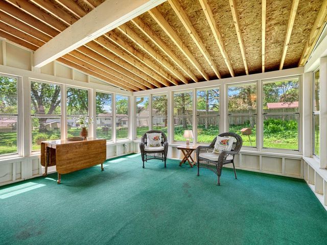 608 Grospoint Avenue N, Oakdale, MN 55128