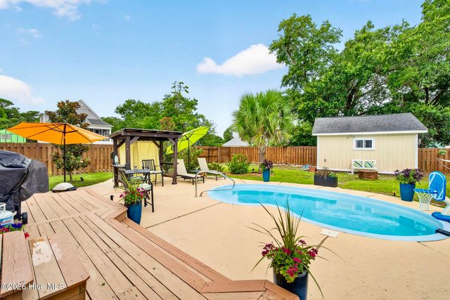 103 Inlet Court, Hampstead, NC 28443