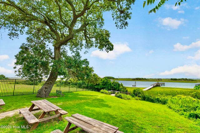 103 Inlet Court, Hampstead, NC 28443