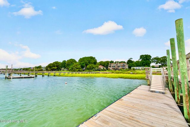 103 Inlet Court, Hampstead, NC 28443