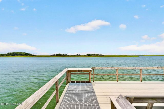 103 Inlet Court, Hampstead, NC 28443