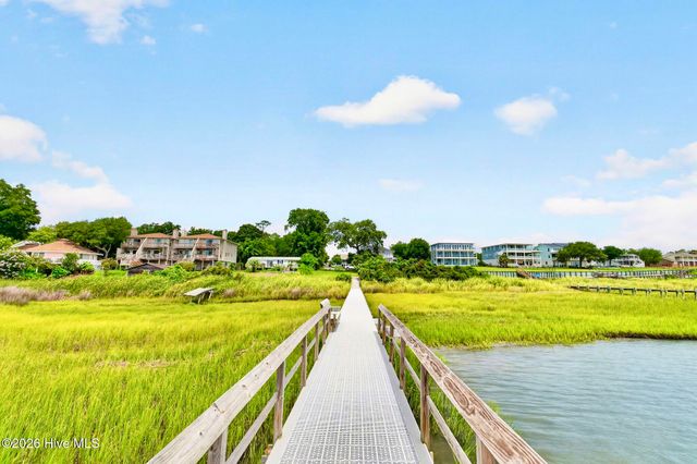 103 Inlet Court, Hampstead, NC 28443