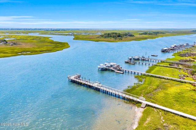 103 Inlet Court, Hampstead, NC 28443
