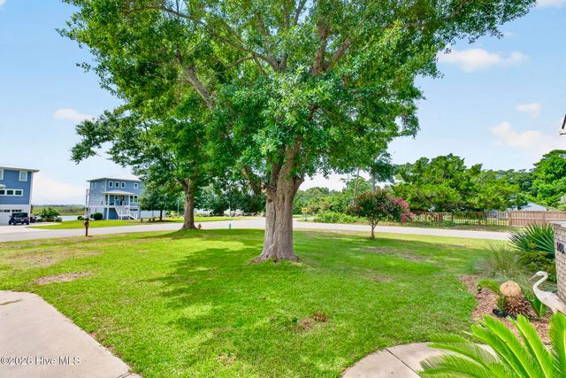 103 Inlet Court, Hampstead, NC 28443