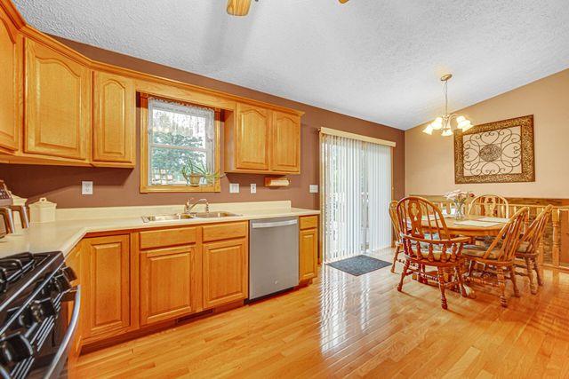 250 Hawthorne Court, Hobart, IN 46342