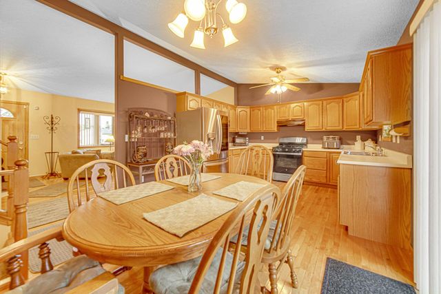 250 Hawthorne Court, Hobart, IN 46342