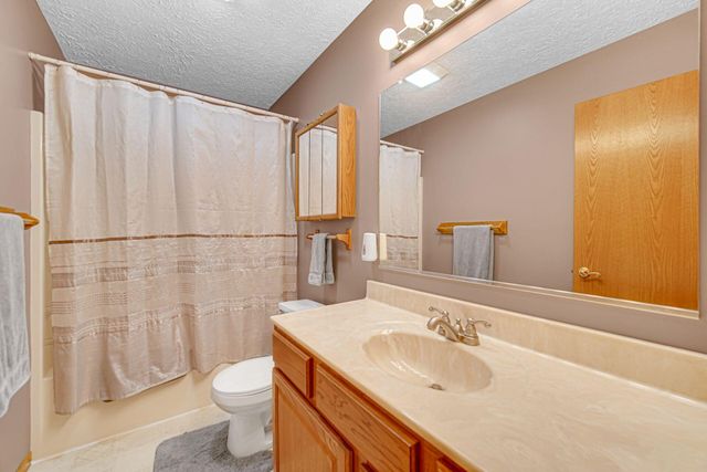 250 Hawthorne Court, Hobart, IN 46342