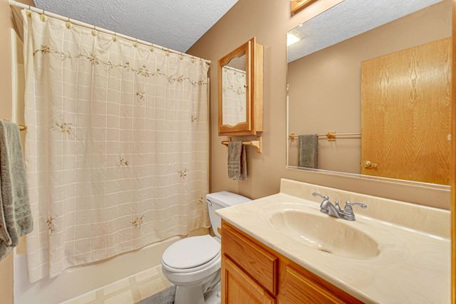 250 Hawthorne Court, Hobart, IN 46342