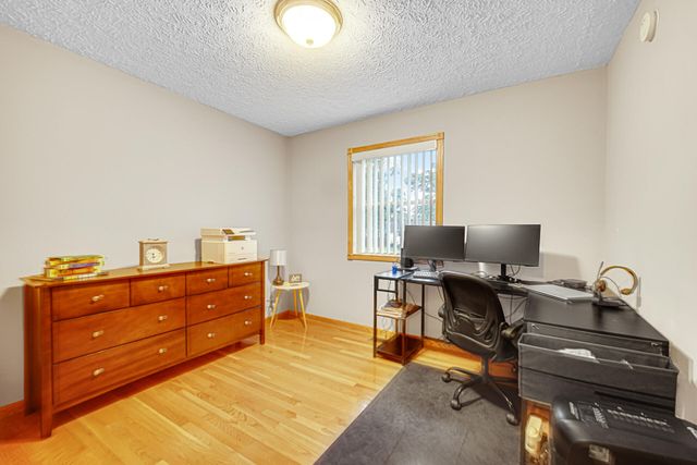 250 Hawthorne Court, Hobart, IN 46342