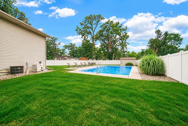 250 Hawthorne Court, Hobart, IN 46342