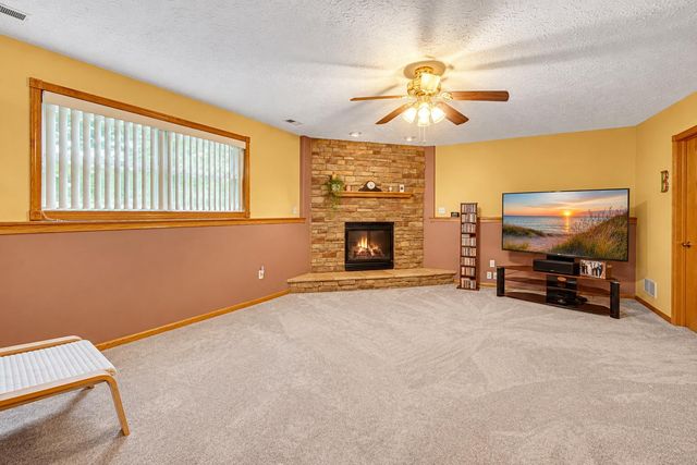 250 Hawthorne Court, Hobart, IN 46342