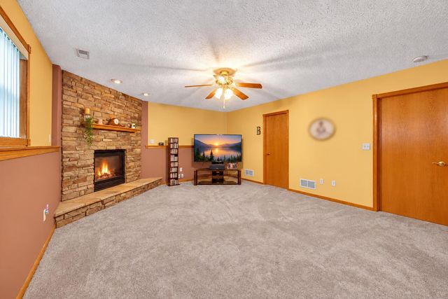 250 Hawthorne Court, Hobart, IN 46342