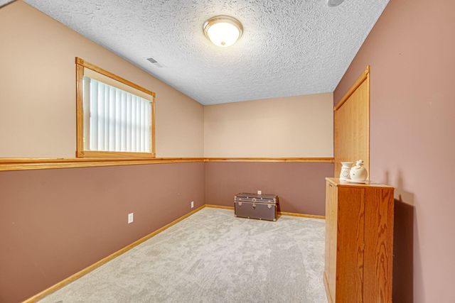 250 Hawthorne Court, Hobart, IN 46342