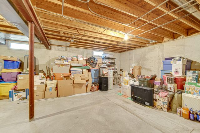 250 Hawthorne Court, Hobart, IN 46342