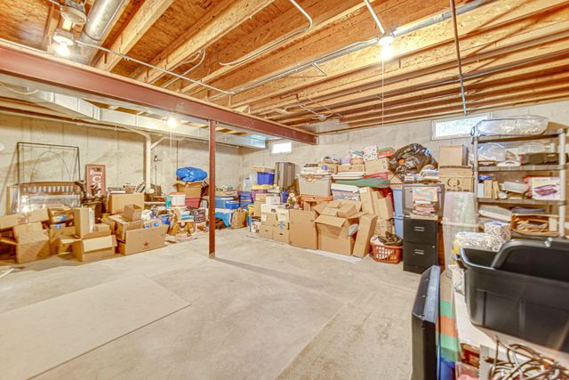 250 Hawthorne Court, Hobart, IN 46342