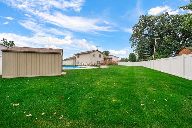 250 Hawthorne Court, Hobart, IN 46342