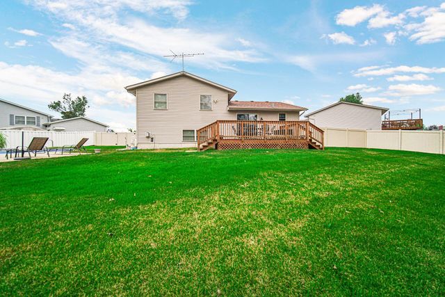 250 Hawthorne Court, Hobart, IN 46342