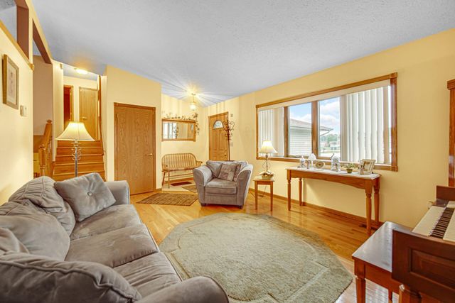250 Hawthorne Court, Hobart, IN 46342