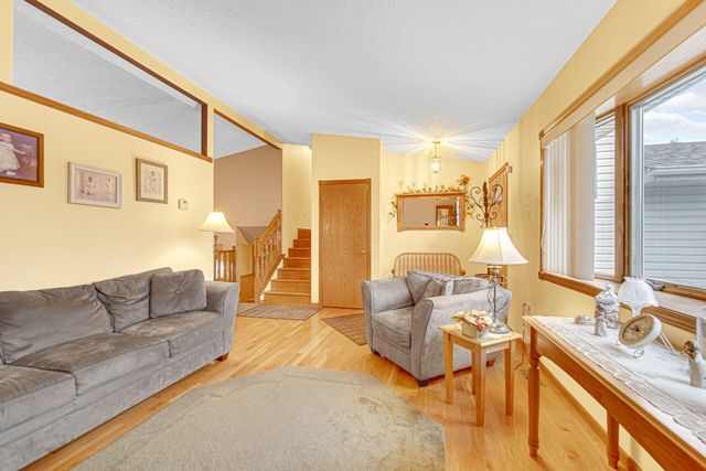 250 Hawthorne Court, Hobart, IN 46342