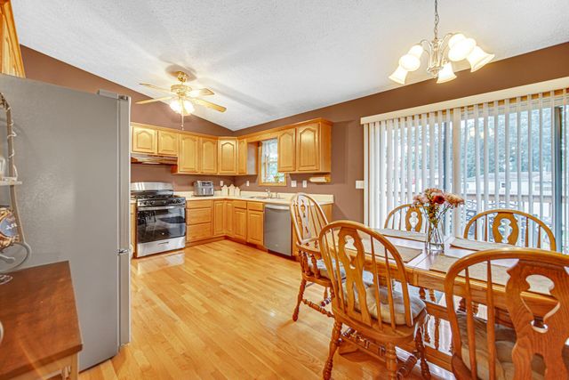 250 Hawthorne Court, Hobart, IN 46342