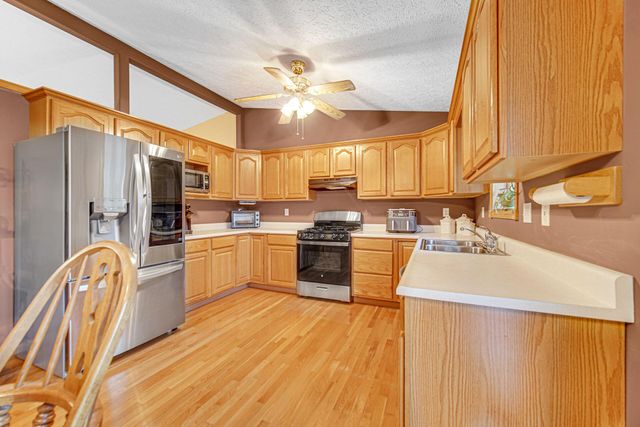 250 Hawthorne Court, Hobart, IN 46342