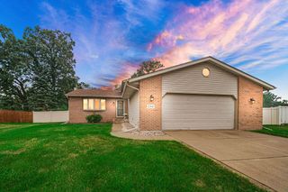 250 Hawthorne Court, Hobart, IN 46342
