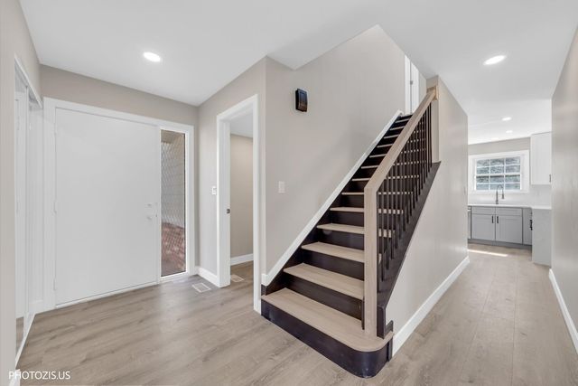 642 Williams Court, Gurnee, IL 60031