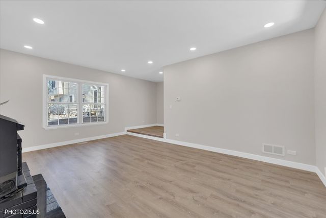 642 Williams Court, Gurnee, IL 60031