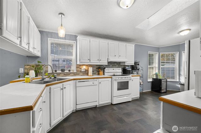 4325 E 245th ST, Spanaway, WA 98387