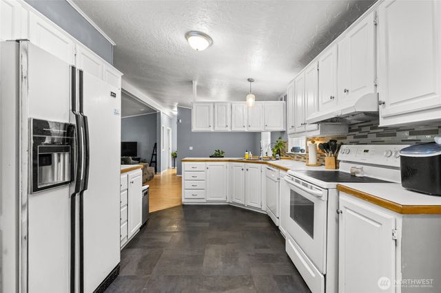 4325 E 245th ST, Spanaway, WA 98387