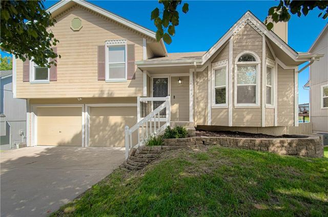 14105 LORA Street, Smithville, MO 64089