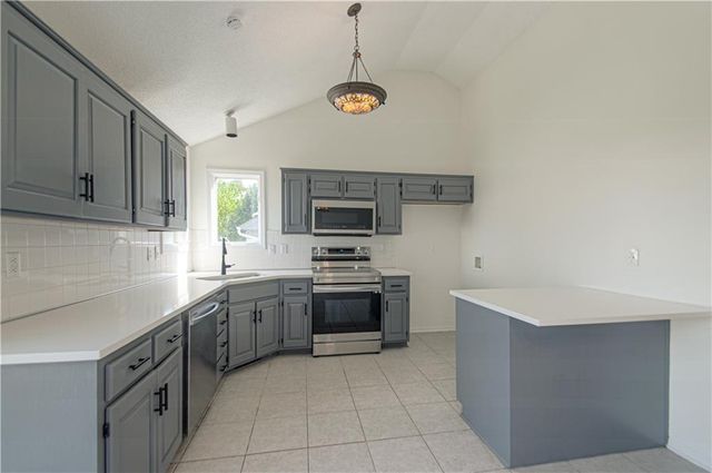 14105 LORA Street, Smithville, MO 64089