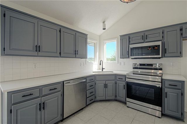 14105 LORA Street, Smithville, MO 64089