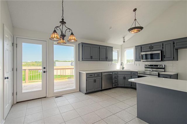 14105 LORA Street, Smithville, MO 64089