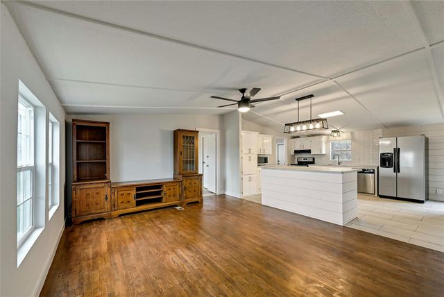 22515 Felicia DR, Spicewood, TX 78669