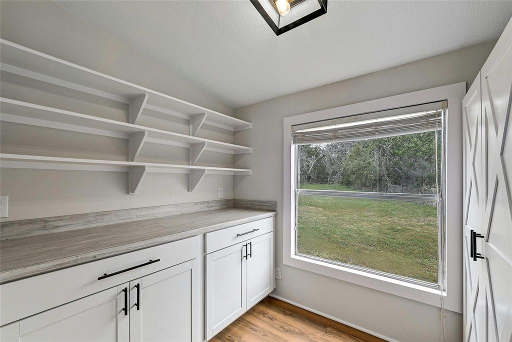 22515 Felicia DR, Spicewood, TX 78669