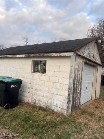 31 Leget Street, Waterford, OH 45786