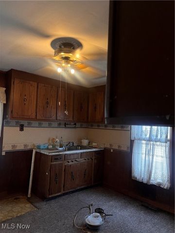 31 Leget Street, Waterford, OH 45786