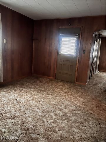 31 Leget Street, Waterford, OH 45786