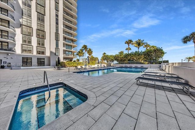 8877 Collins Ave PH-2, Surfside, FL 33154