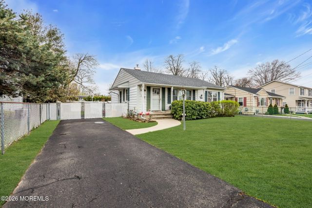 9 Robertsville Road, Freehold, NJ 07728