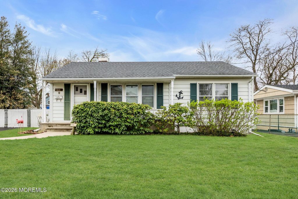 9 Robertsville Road, Freehold, NJ 07728