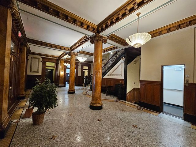 8 Garrison St 500, Boston, MA 02116